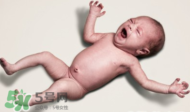 生孩子臍帶怎么剪？臍帶晚剪有什么影響？