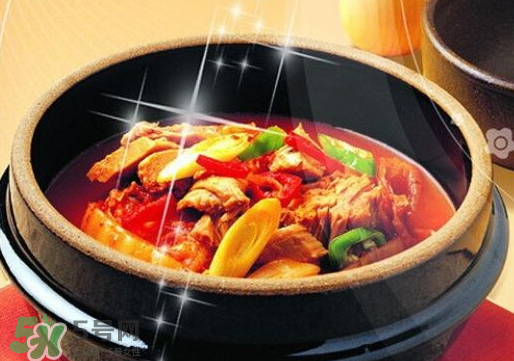 美國黃燜雞米飯為什么那么貴？美國黃燜雞米飯多少錢一份？