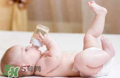 寶寶喝礦泉水好還是自來水好？寶寶喝哪種水好？