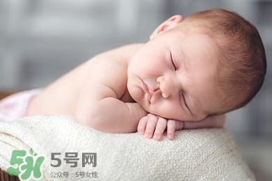 臍疝是什么？臍疝對寶寶有什么影響？