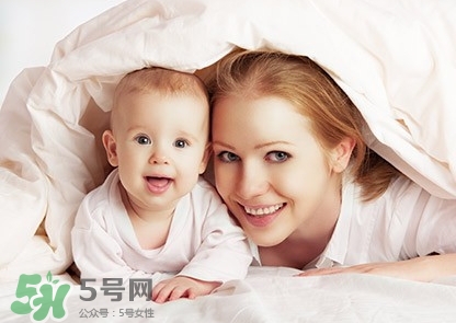 寶寶發(fā)燒出汗后可以洗澡嗎？寶寶發(fā)燒出汗好嗎？