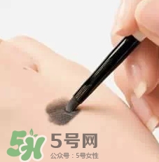 眼線膏和眼線液筆哪個(gè)好用？眼線膏和眼線液新人這樣選擇