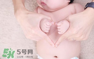 生孩子臍帶怎么剪？臍帶晚剪有什么影響？