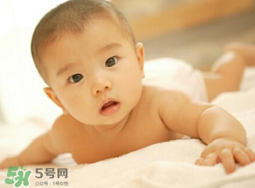 寶寶發(fā)燒抽搐正常嗎？寶寶發(fā)燒抽搐怎么辦？