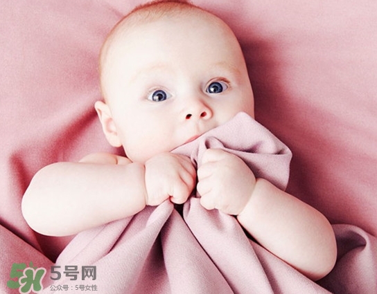 寶寶說(shuō)話早晚和智力有關(guān)系嗎？寶寶說(shuō)話晚怎么辦？