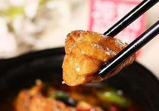 美國黃燜雞米飯為什么那么貴？美國黃燜雞米飯多少錢一份？