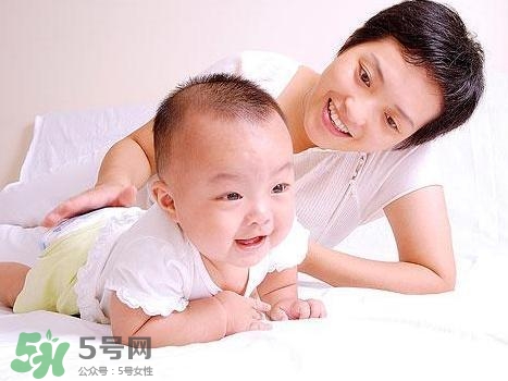寶寶發(fā)燒出汗可以蓋被子嗎？寶寶發(fā)燒出汗了會退燒嗎？