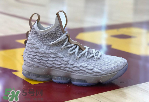 nike lebron 15 ghost什么時(shí)候發(fā)售_多少錢？