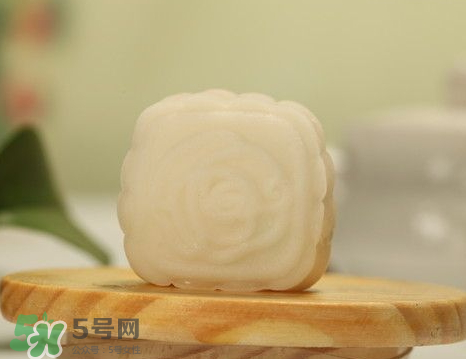 月餅皮可以加水嗎？月餅皮為什么不能放水？
