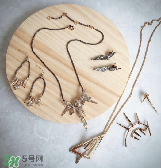 alexis bittar什么價(jià)位？alexis bittar價(jià)格一般是多少？