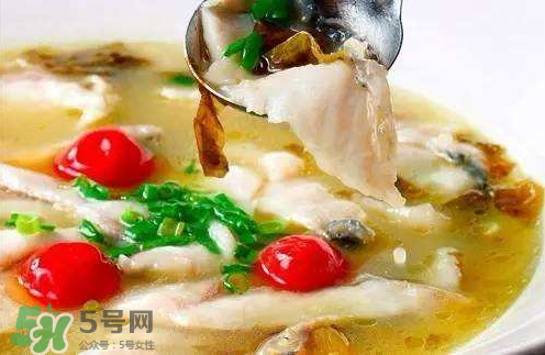 酸菜魚可以放什么配菜？酸菜魚放什么菜好吃？