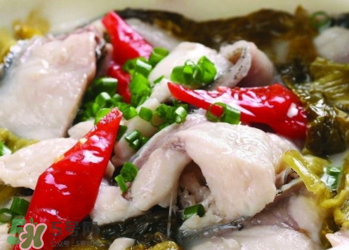 酸菜魚(yú)可以放什么配菜？酸菜魚(yú)放什么菜好吃？