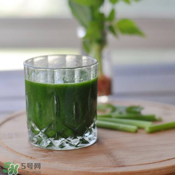 芹菜汁最適合什么人喝？芹菜汁哪些人不能喝？