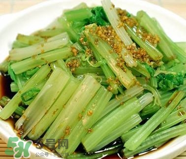 芹菜和什么榨汁好喝？芹菜榨汁需要煮熟嗎？