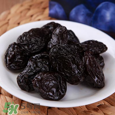 西梅干真的能解決便秘嗎？西梅干怎么吃治便秘？