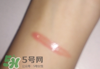 美寶蓮唇釉m500豆沙色適合黃皮嗎？