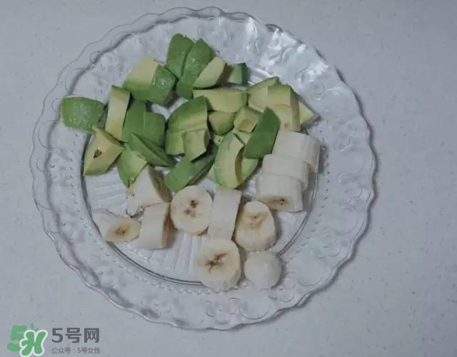 牛油果沙拉怎么做？牛油果沙拉用什么醬？