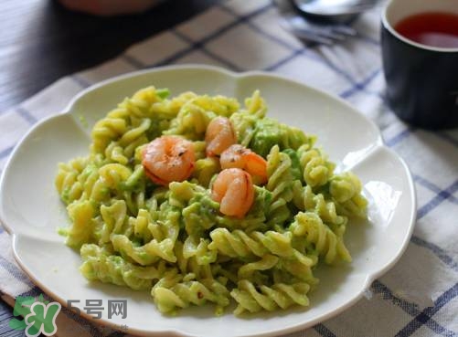 牛油果沙拉怎么做？牛油果沙拉用什么醬？
