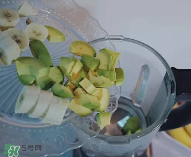 牛油果沙拉怎么做？牛油果沙拉用什么醬？