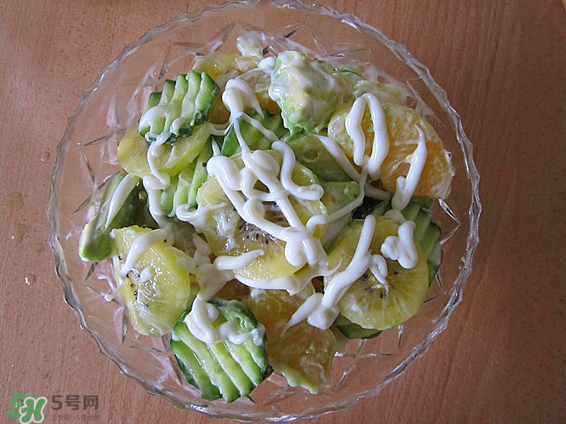 牛油果沙拉怎么做？牛油果沙拉用什么醬？