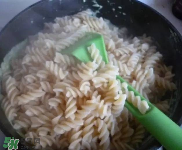 牛油果沙拉怎么做？牛油果沙拉用什么醬？