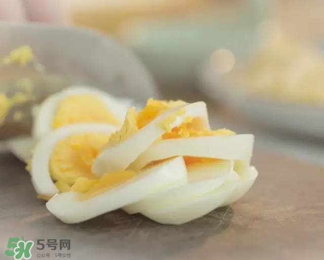牛油果沙拉怎么做？牛油果沙拉用什么醬？
