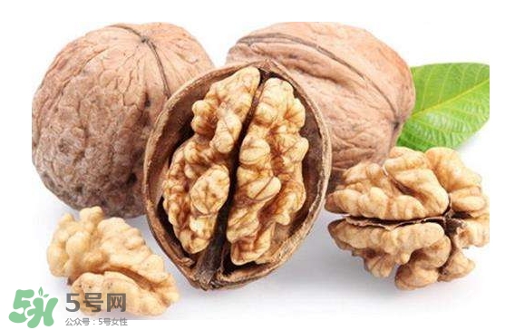 核桃什么時(shí)候吃最好？核桃一次吃多少為宜？