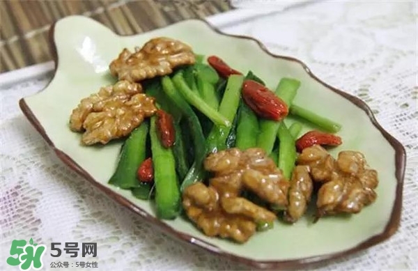 新鮮核桃怎么吃？新鮮核桃怎么給寶寶吃？