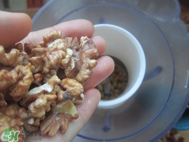 核桃可以和黃豆一起打豆?jié){嗎？核桃和什么一起打豆?jié){好？