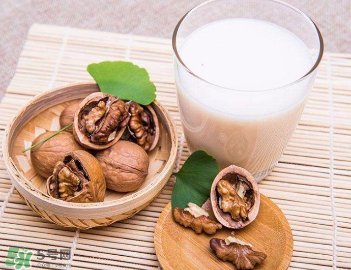 核桃粉寶寶可以吃嗎？寶寶幾個月可以吃？