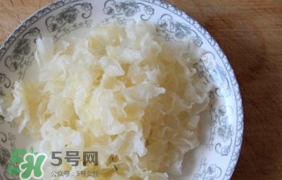 雪蛤能和銀耳一起燉嗎？雪蛤銀耳羹怎么做？