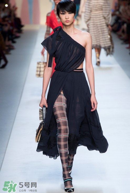 fendi2018春夏系列怎么樣_好看嗎_款式有哪些？