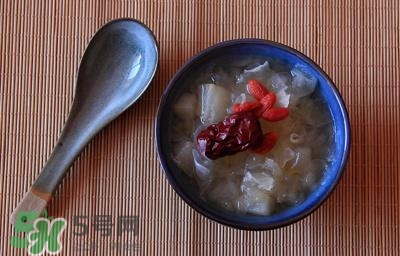 雪蛤能和銀耳一起燉嗎？雪蛤銀耳羹怎么做？
