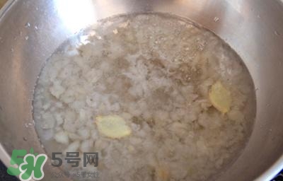 雪蛤能和銀耳一起燉嗎？雪蛤銀耳羹怎么做？