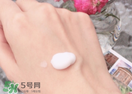 護(hù)發(fā)素可以抹在頭皮上嗎？
