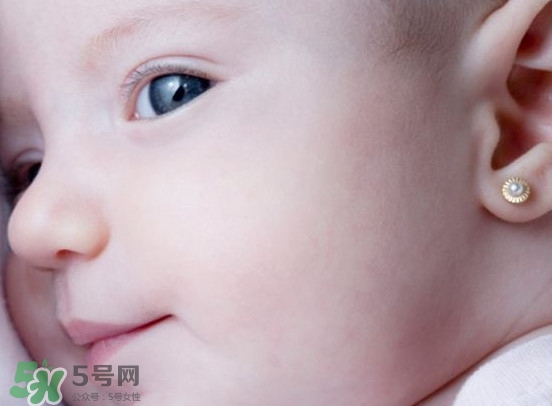 打耳洞幾天可以換耳釘？打耳洞后的注意事項(xiàng)