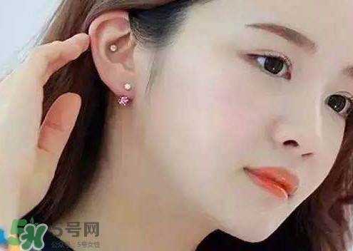 新打耳洞什么時(shí)候可以轉(zhuǎn)？打耳洞哪里打比較好