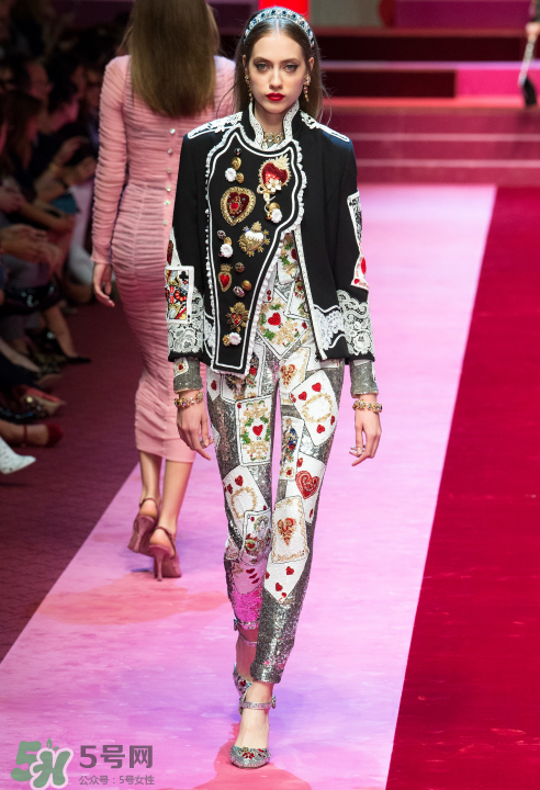 dolce gabbana2018春夏系列服裝怎么樣_好看嗎？