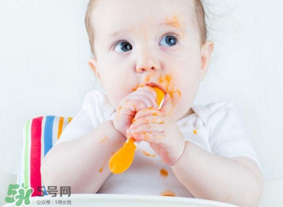 寶寶幾個月開始補鈣最合適？嬰幼兒幾個月的時候吃魚肝油