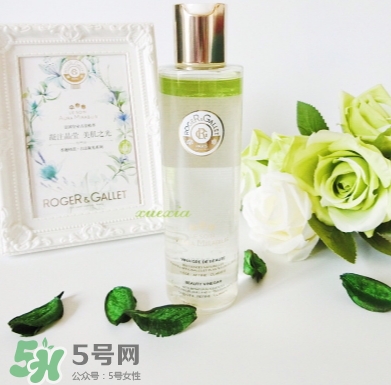 香邂格蕾古法凝光醋萃爽膚水怎么用？