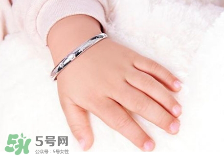 中秋節(jié)送什么禮給親戚？中秋節(jié)除了送月餅還能送什么？