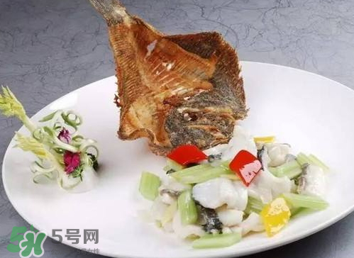 多寶魚(yú)怎么去皮 多寶魚(yú)去皮圖解