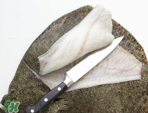 多寶魚(yú)怎么去皮 多寶魚(yú)去皮圖解