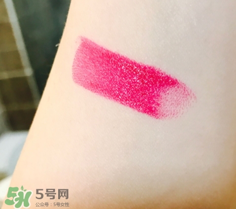 蘭蔻菁純唇膏小紅色是什么顏色？蘭蔻小紅色好看嗎