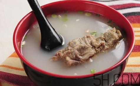 牛骨頭湯補(bǔ)什么？牛骨頭湯不能和什么一起吃