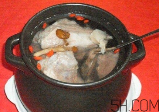 牛骨頭湯是補鈣的嗎？什么人不宜喝牛骨湯