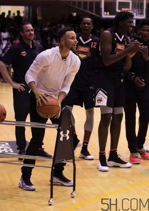 under armour curry 4庫里戰(zhàn)靴中國別注版實(shí)物什么樣？