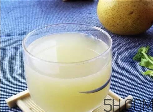 雪梨能和牛奶一起吃嗎？雪梨可以和牛奶榨汁嗎？