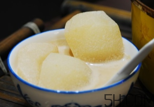 雪梨能和牛奶一起吃嗎？雪梨可以和牛奶榨汁嗎？