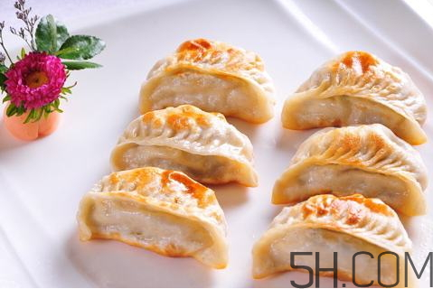 煎餃怎么煎才酥脆好吃？煎餃怎么做好吃？